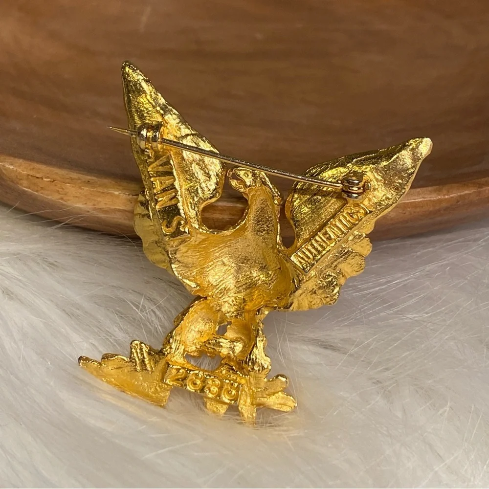 Vintage Van S Authentic 2838 Gold Cast Spread Wings Eagle Brooch